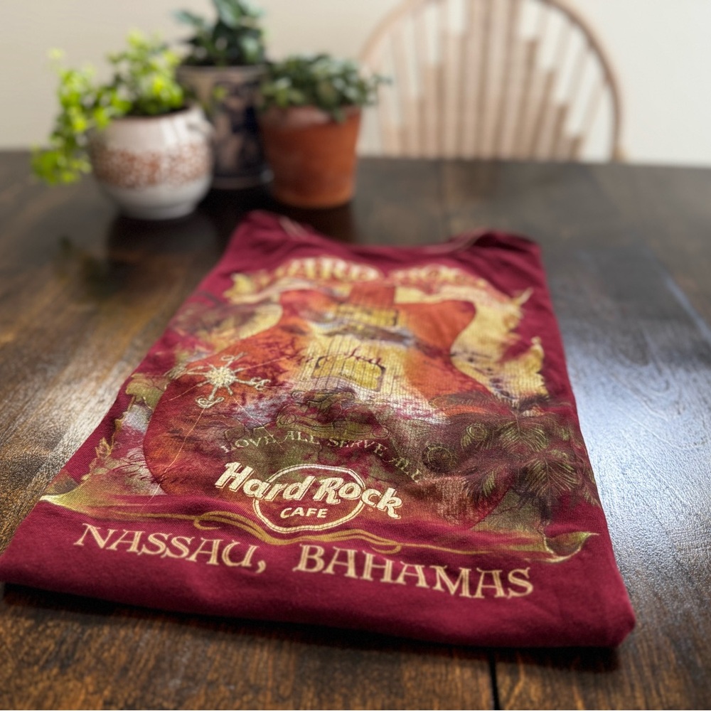 Hard Rock Cafe Nassau Bahamas Tee XL | Tropical Graphic | Vintage Worn Look